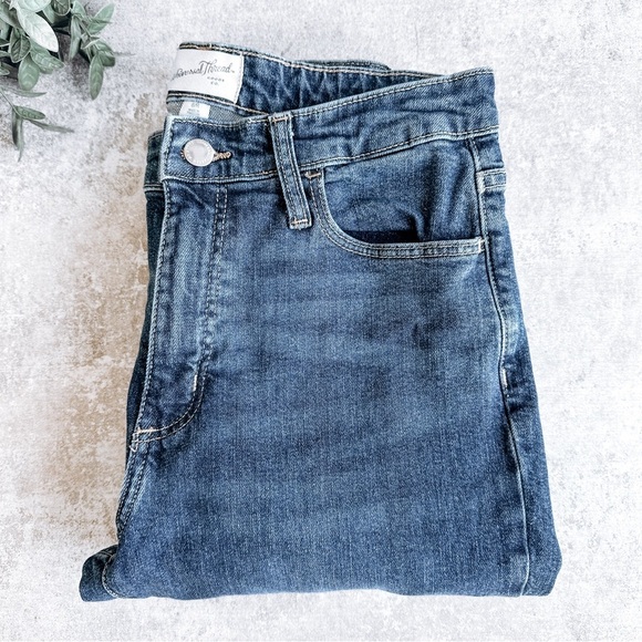 Universal Thread Denim - Universal Thread Medium Wash High Rise Straight Leg Jean Size 6